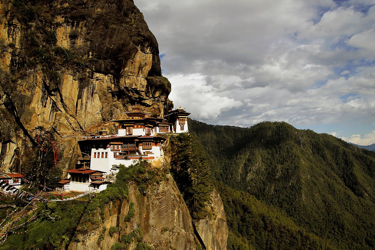 temple, Paro Taktsang monastery, nature-171377.jpg