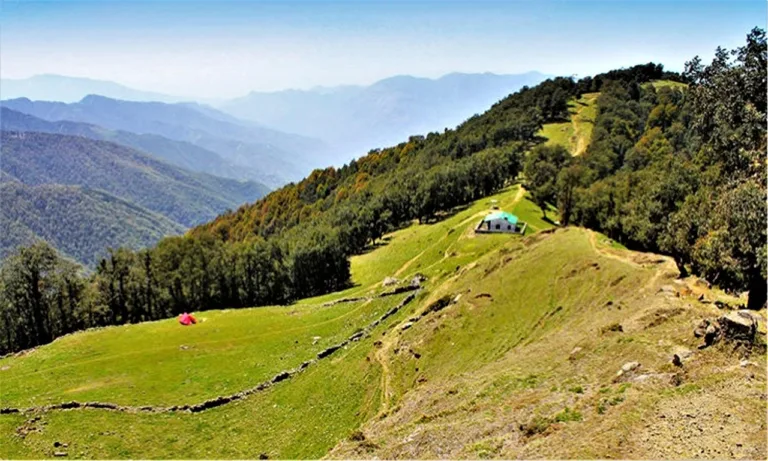 Nag Tibba Trek – A Complete Travel Guide for Beginners (Route, Itinerary, Cost & Tips)