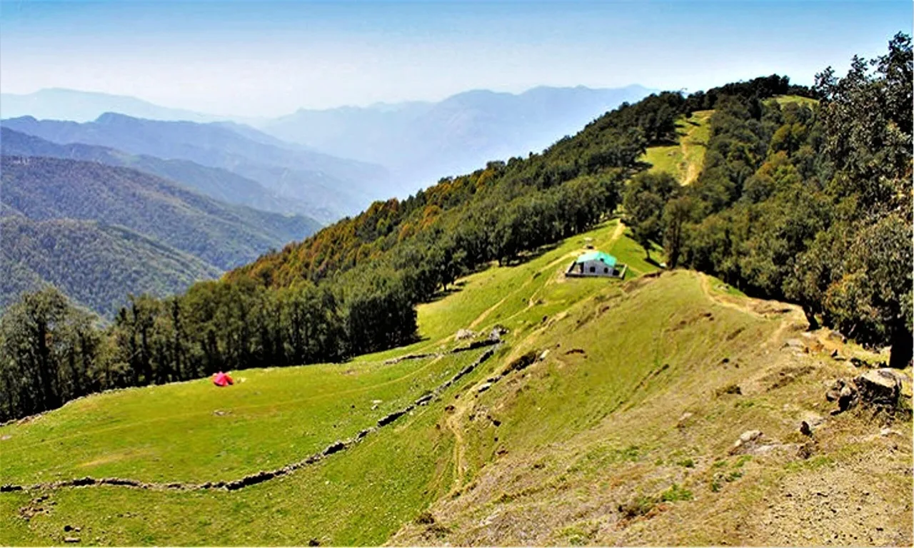 Nag Tibba Trek – A Complete Travel Guide for Beginners (Route, Itinerary, Cost & Tips)